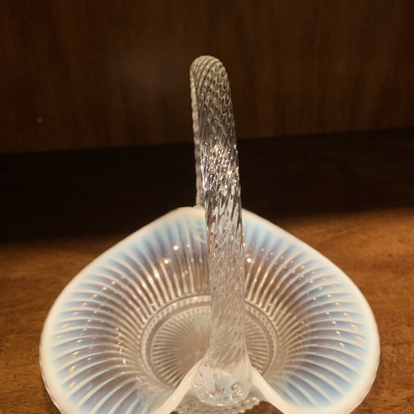 Fenton Glass French Opalescent Sheffield Basket - Picture 4 of 7
